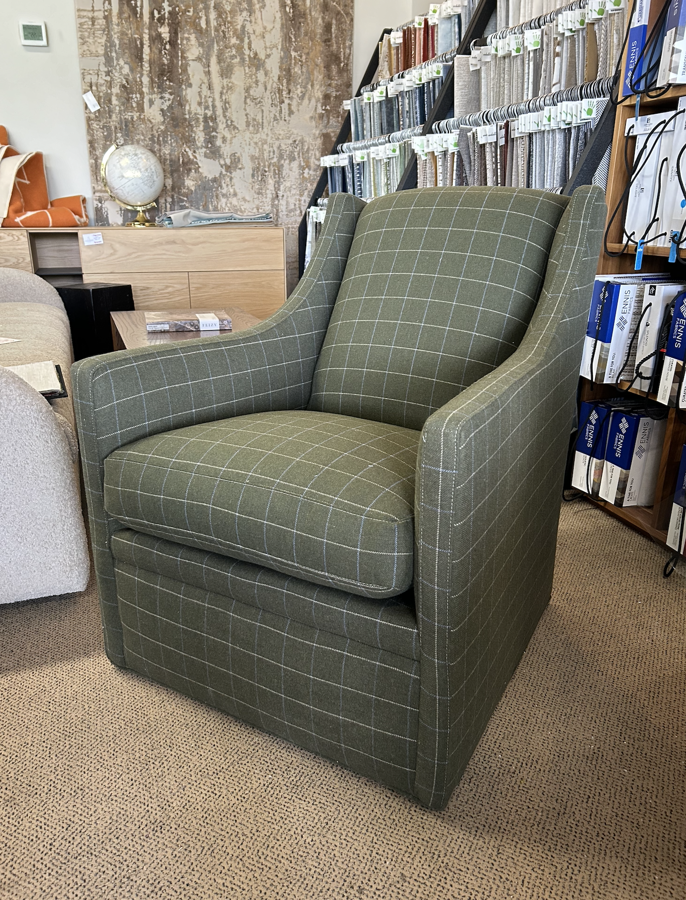 IN STOCK HOPE SWIVEL