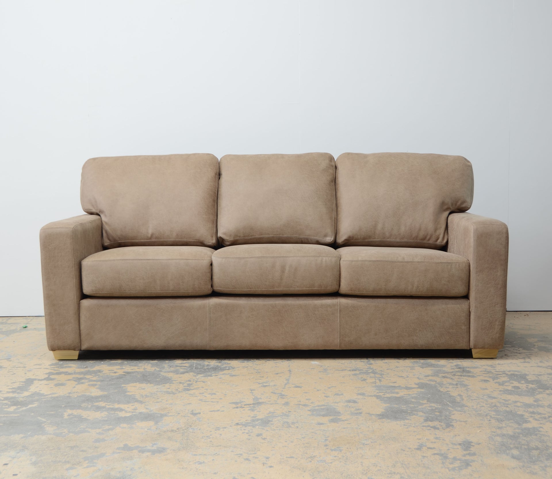 4400 Sofa - Breyer Taupe