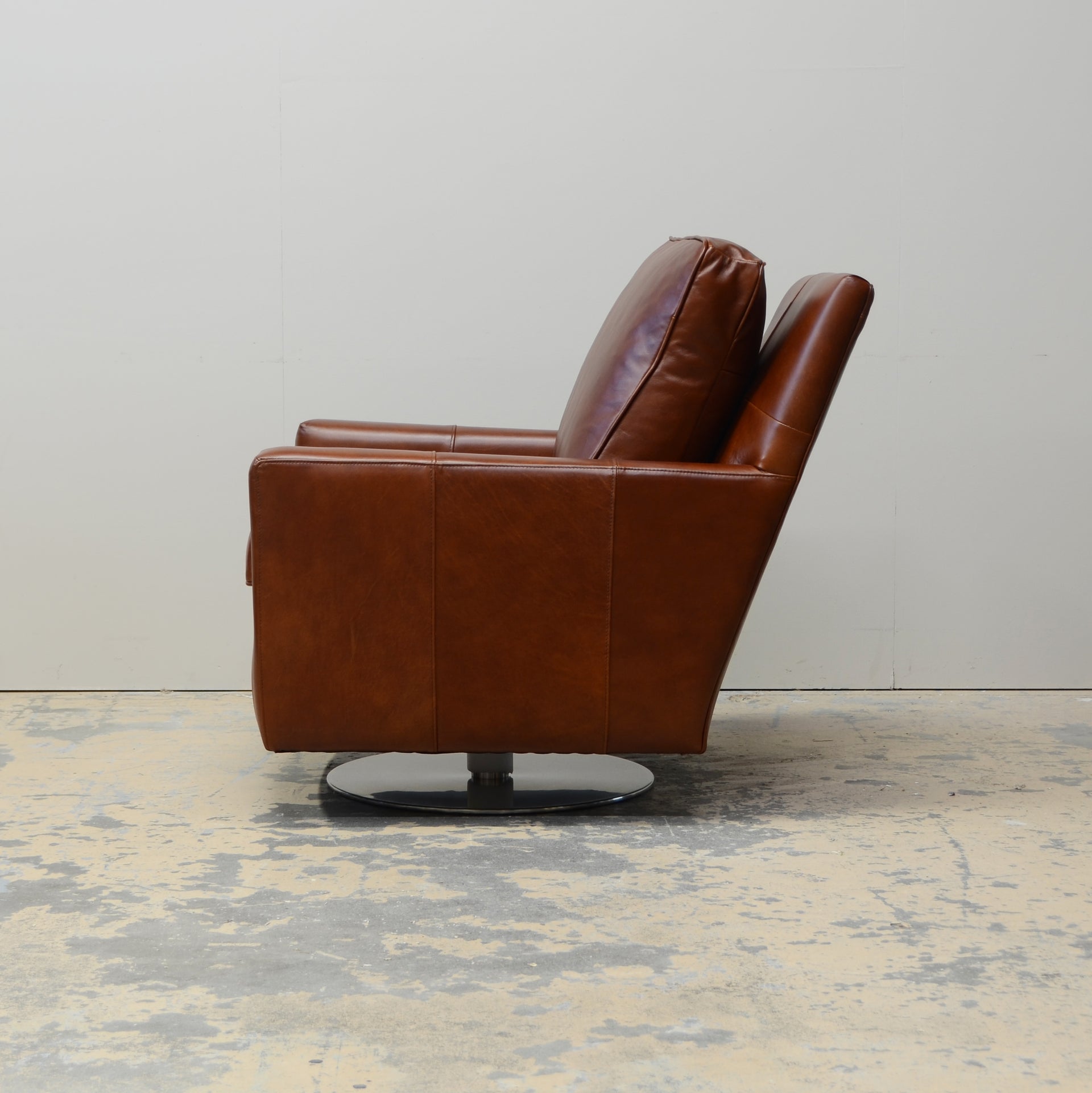 Wells Swivel Chair